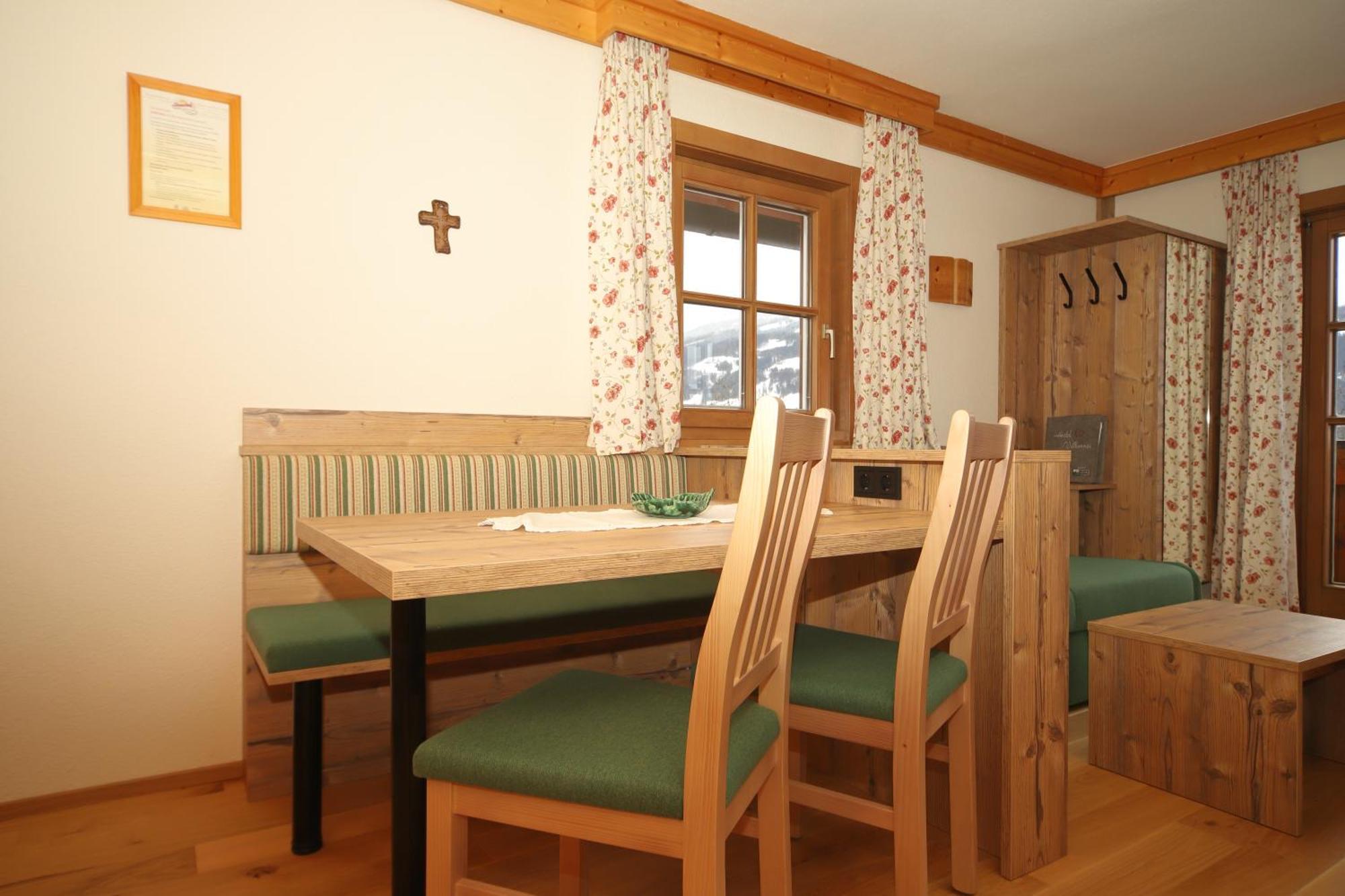 Linarhof Apartment Urlaub Am Bio Bauernhof Haus im Ennstal Zimmer foto