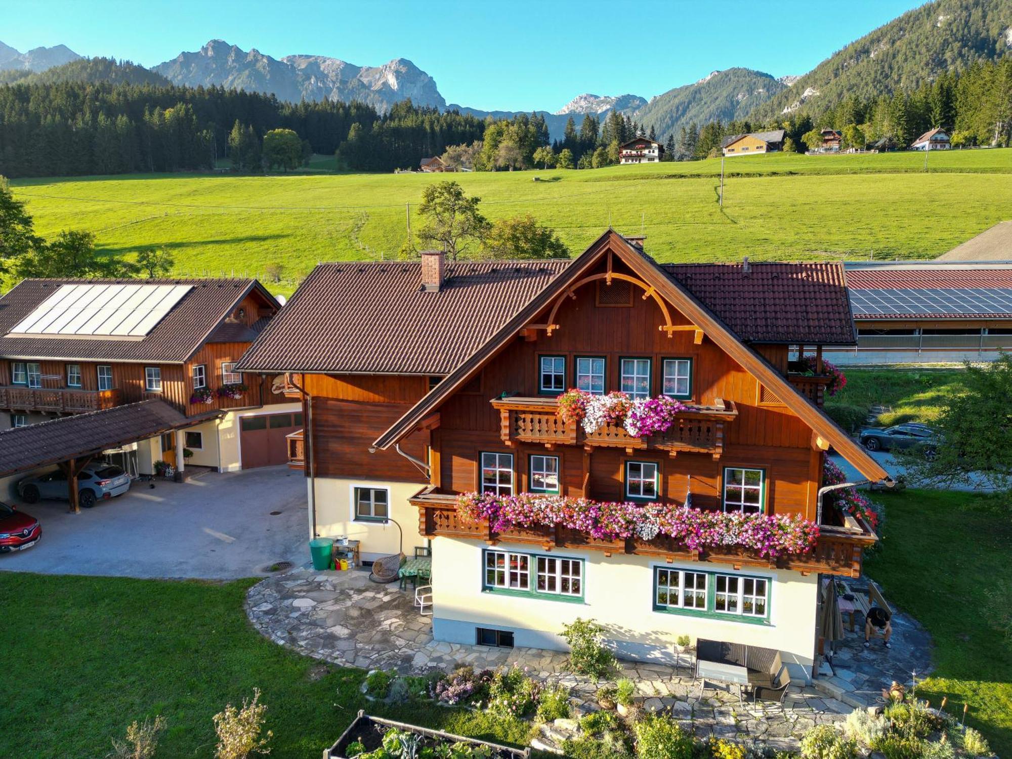 Linarhof Apartment Urlaub Am Bio Bauernhof Haus im Ennstal Exterior foto