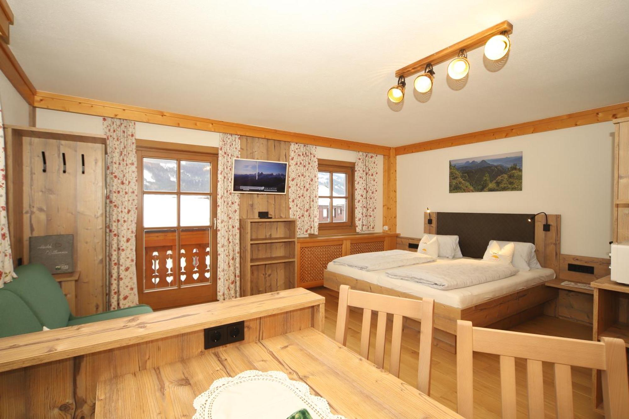 Linarhof Apartment Urlaub Am Bio Bauernhof Haus im Ennstal Exterior foto